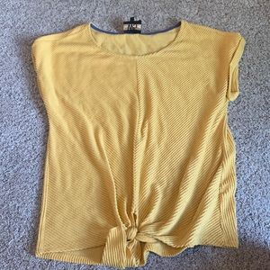 trendy yellow top with tie